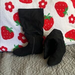 Black Women's Mid-Calf Suede Boots